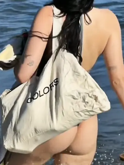 Noah Cyrus Ass