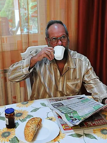 Adorable blondie loves older men, in this scene she seduces a be