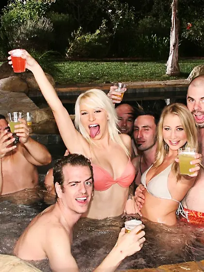 Stevie Shae and Casi James strip together and have fantastic,  pa