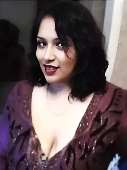 British Wife in Desi Dresses