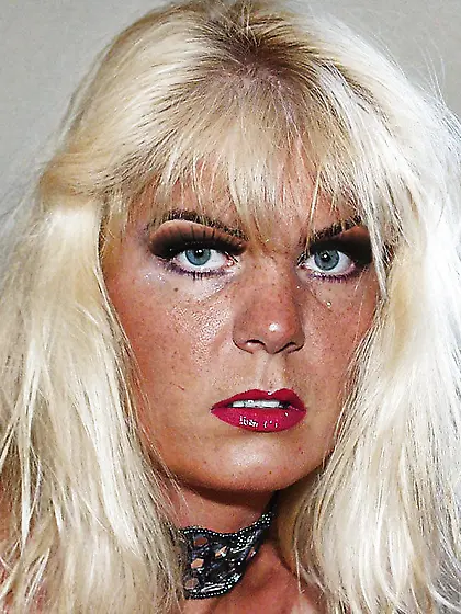 My web whore Coco - Strapon and anal fisting