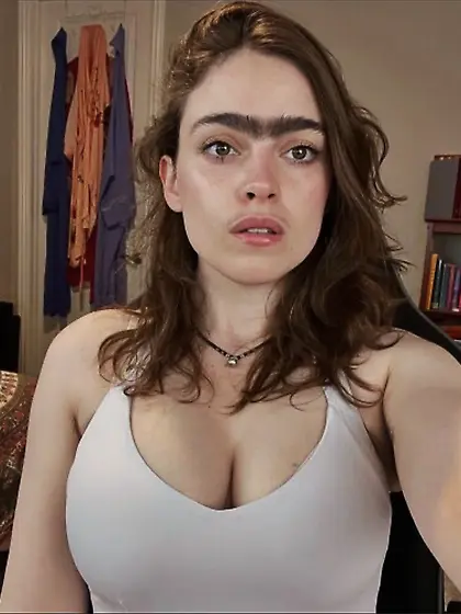 The new hairy KWEEN of /POL/ – imagine the BUSH