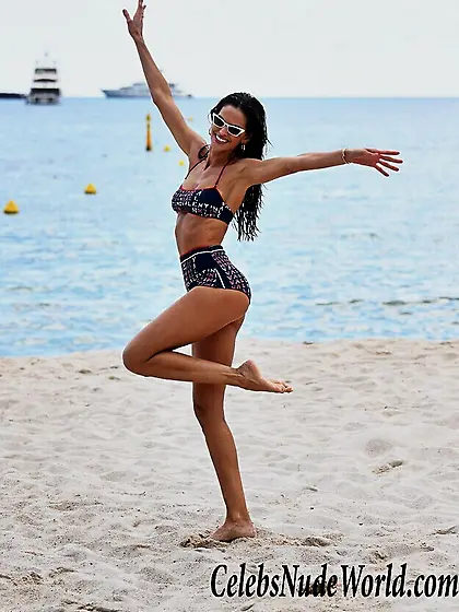 Izabel Goulart Bikini