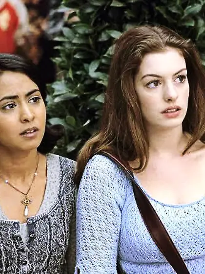 Anne Hathaway - "Elle Enchanted" (2004)
