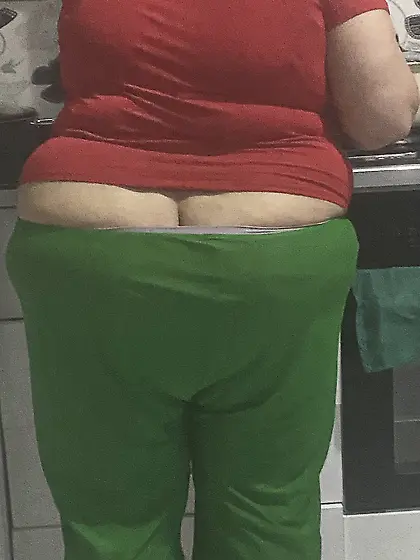 My Moms big ass seen(hidden cam)