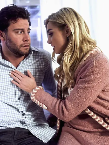 Glamorous bitch Kenzie Anne gets eaten out and properly fucked i