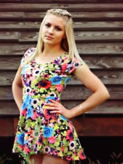 Blonde Teen Nasy18 Close Up.