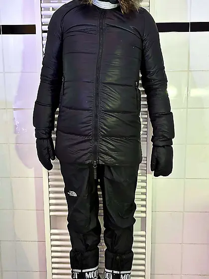 Another Duvdoll is just hanging around.