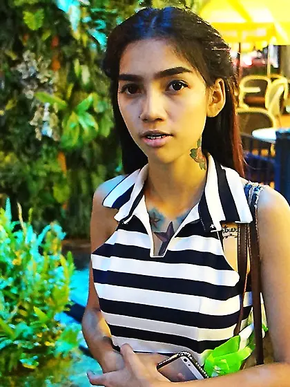 Buddy finds exotic and fragile babe Game who agrees to pose nake