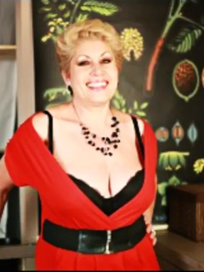 Blonde laura perform cameltoe