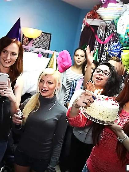 Dirty minded college lass