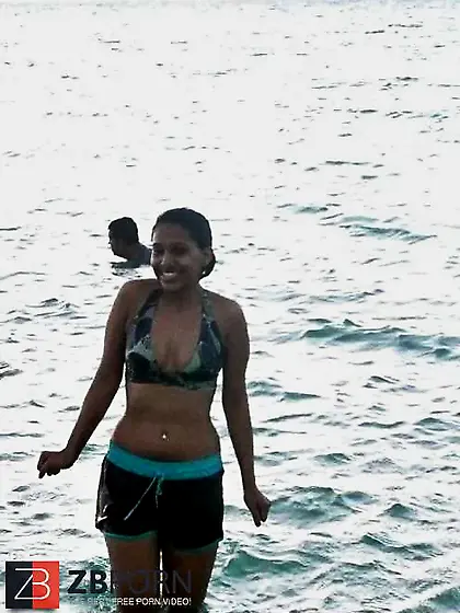 Desi femmes in swuimsuits