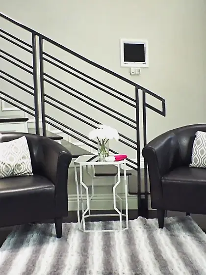 Ponytailed Latina with leg warmers shows...