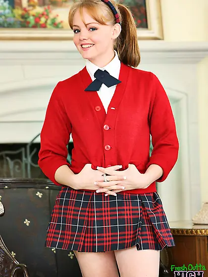 Tutor with huge meatstick lures adorable disciple into hot sex o