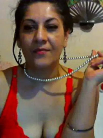 Brunette Onataylor Smoking.