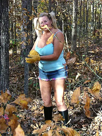 Mature Flashing Adonna from United States