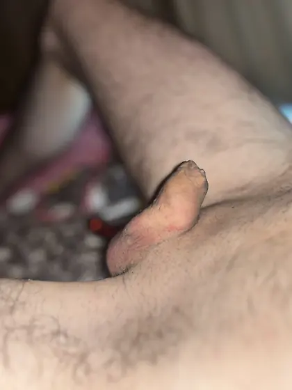 Petite fragile demande qu’on l’a rabaisse trè