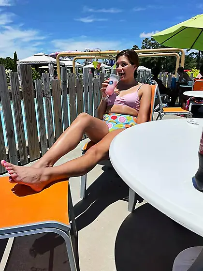 Grace sexy non-nude chick beautiful feet/face/legs