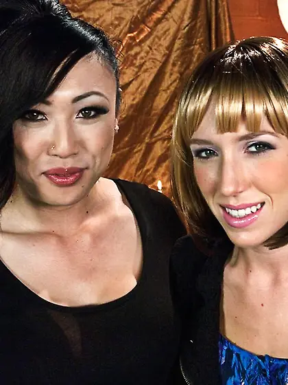 Dark-haired tranny trained massage