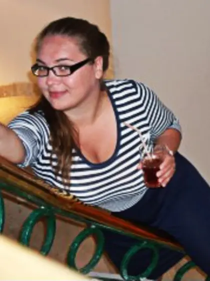 Brunette sexhotboomx perform dancing