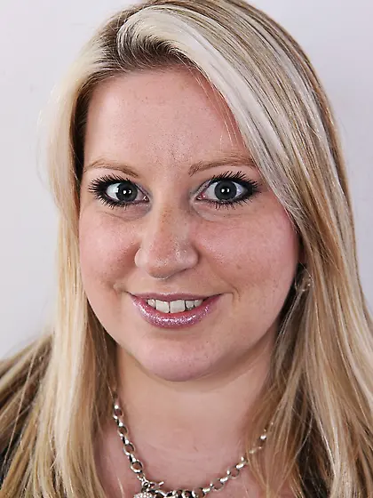 Blonde cutie manages to look sexy without concealing super colos