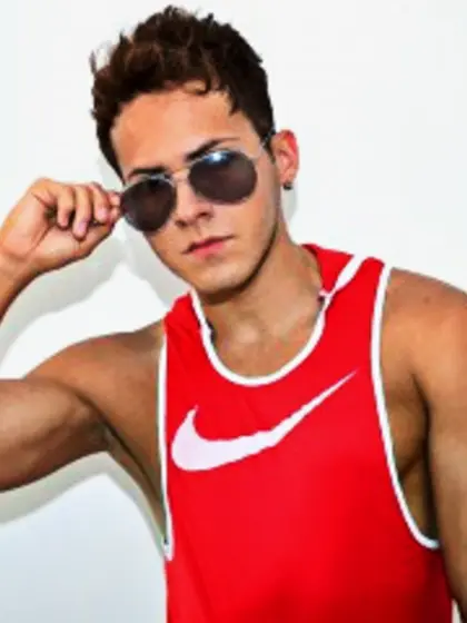 Brunette Xavilatinhot Oil.