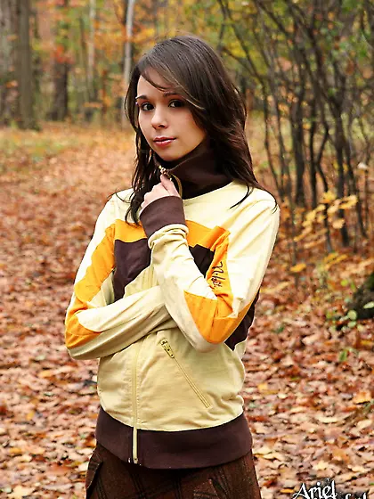 Sweet Ariel Rebel takes her shirt off and rubs her tits in an au