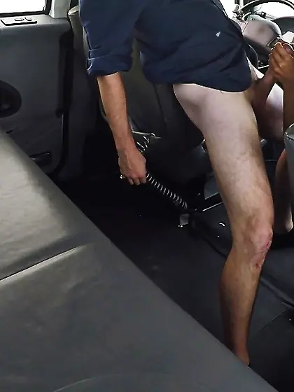 Brunette backseat blowjob