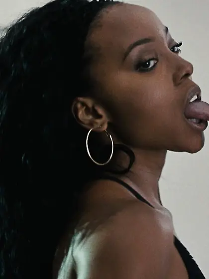 Slender stripper ebony and her heart-shaped...