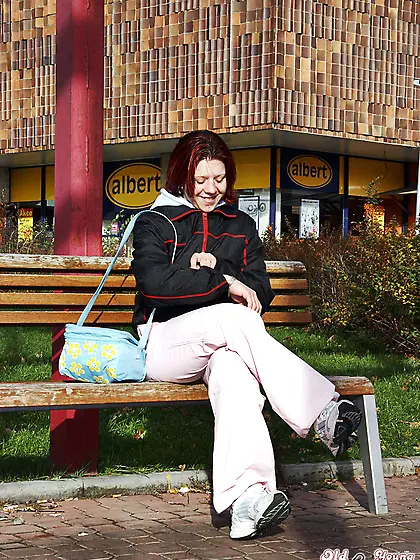 Horny senior seduces redhead