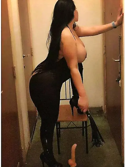 Pau day Friday who should I book