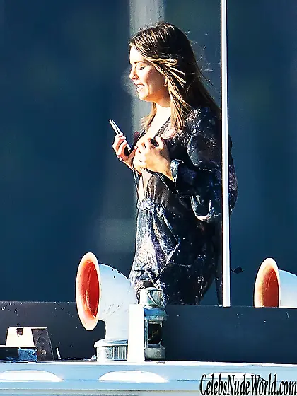 Topless Photos of Olympia Valance