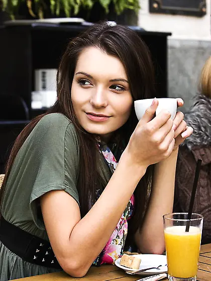 Manhattan fashion girl reveals