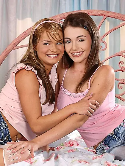 Big titted brunette Nelli Sullivan licks pretty pussy of Jeny Ba