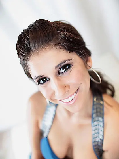 The lucky guy got the intense oral fucking from the licentious R