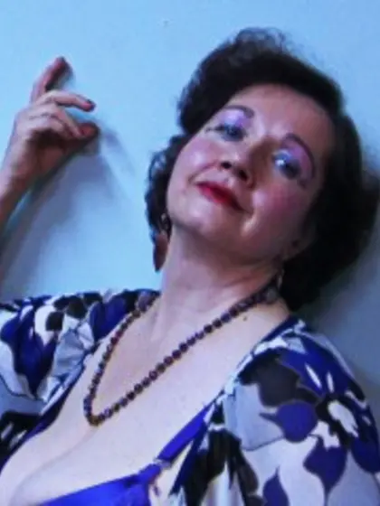 49 yo brunette Xwife.