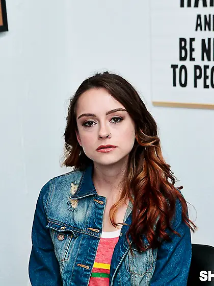 Hard fuck on the desk for a young criminal