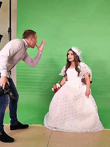 Teen model fucks lucky photographer 