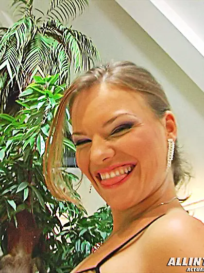 Redhead fucked bareback floor