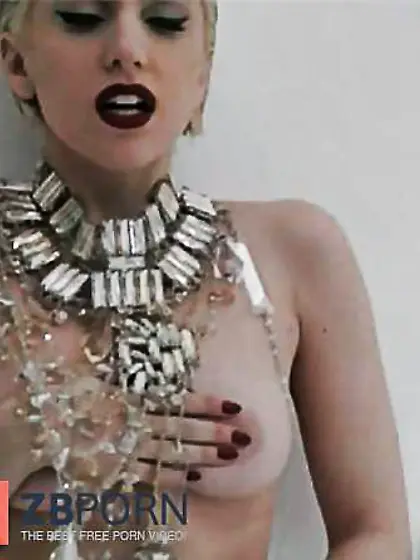 Woman Gaga is a queen