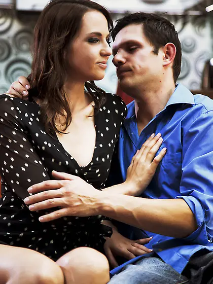 Alluring brunette floozy gulps her lover's stiff cock befor