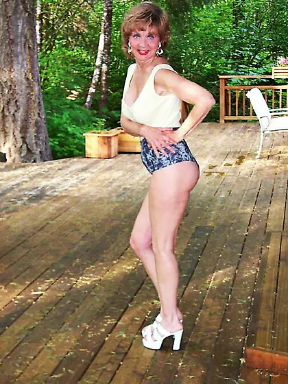 Mature classy carol united