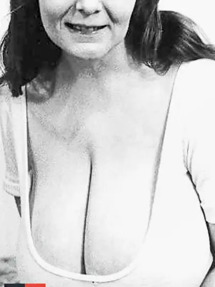 Buxom Retro Goddess - Mary Edwards