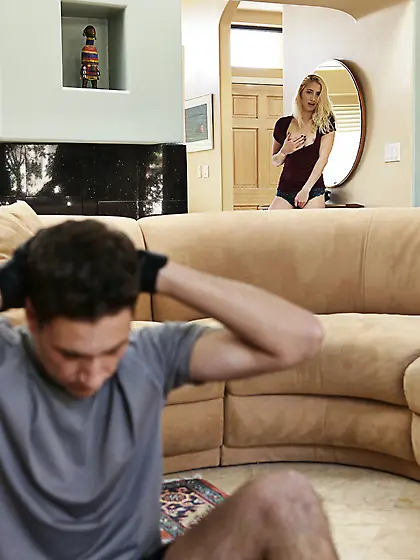 Nubile reverse blowjob