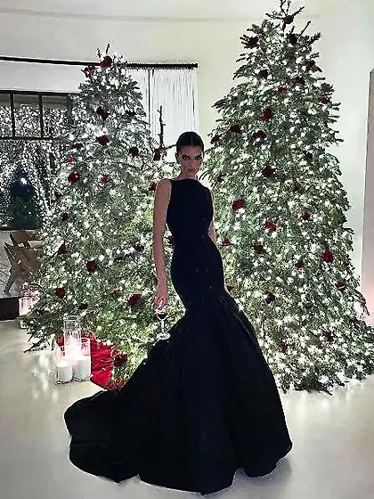 Kendall Jenner - Christmas