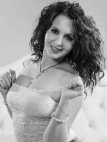 Brunette Teen Fantasticgift Striptease.