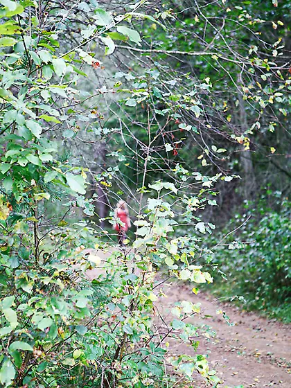 See a nasty smoking ho pissing in the city...