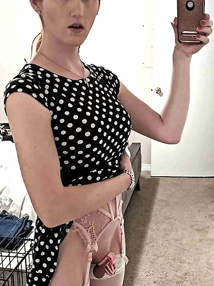 LECHEROUS SELFIE SLUTS