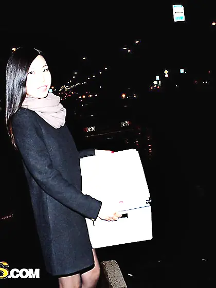 Asian girl Yiki is going to get fucked orally with pleasure