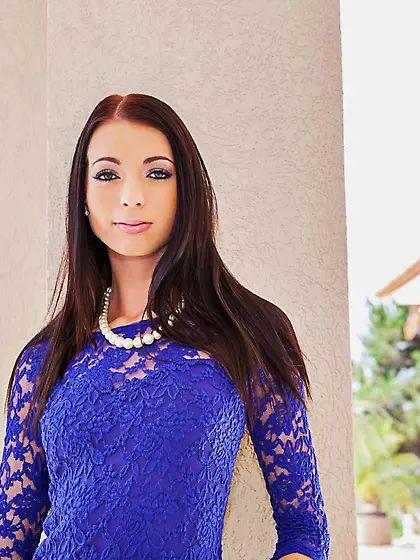 Filthy Leyla Peachbloom sucks rod and gets her ass worked up by